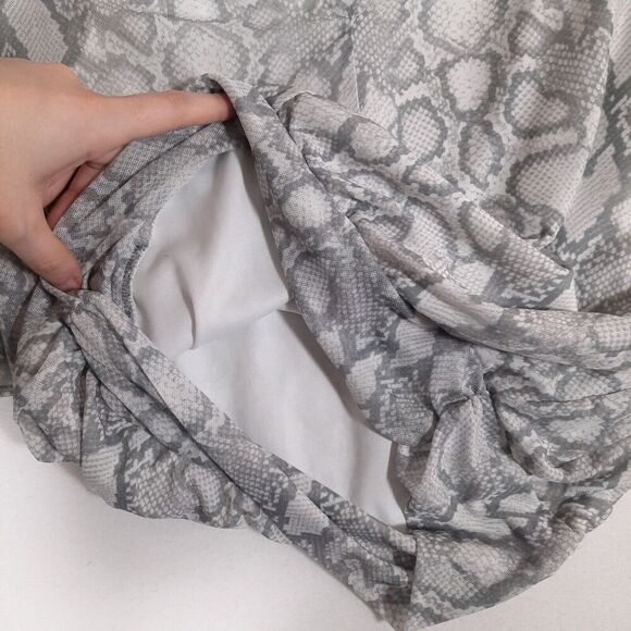 Jennifer Lopez Top SZ X-Small Gray Snakeskin Pleated Neckline Flutter Sleeve Y2K - Picture 7 of 13